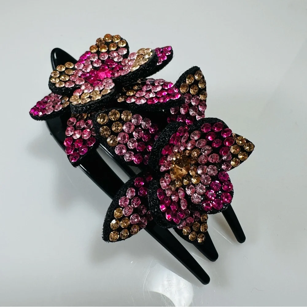 Elegant Floral Crystal Hair Clip